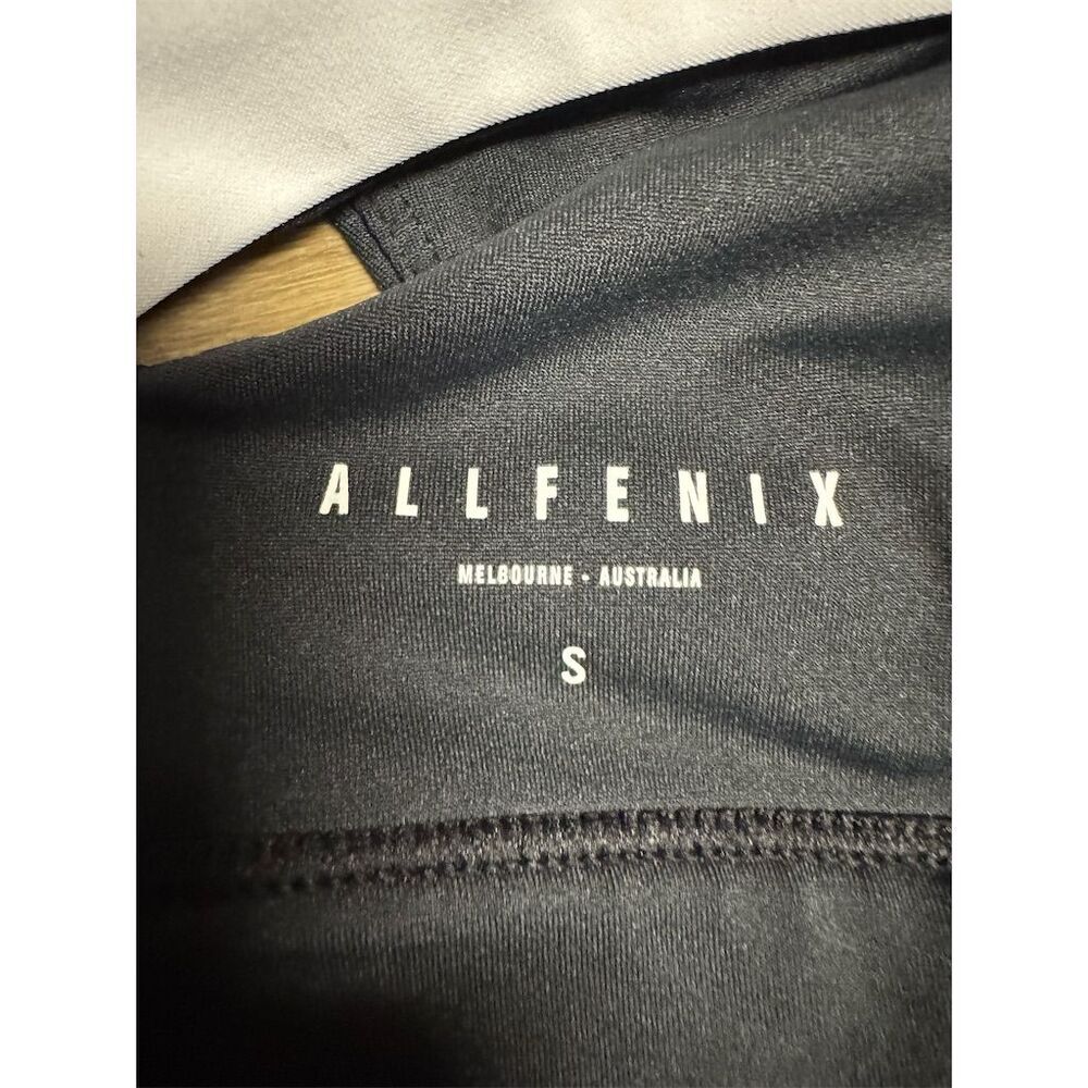AllFenix Women's Colorblock Crisscross  black and white Sports Bra Black Size S - Picture 5 of 6